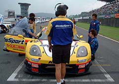 前夜遅くまで作業して挑んだ決勝レースだったが・・・